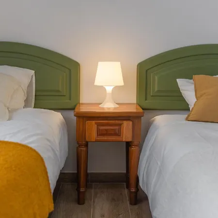 Vakantiehuis Donothing House - - *