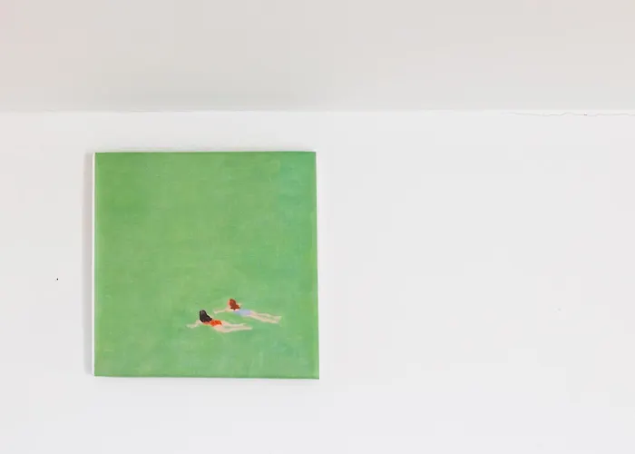 Donothing House - - *